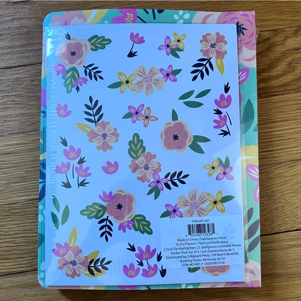 Steel Mill and Co Daily Planner & 2 Dual Tip Highlighters and Set of 5 stickers